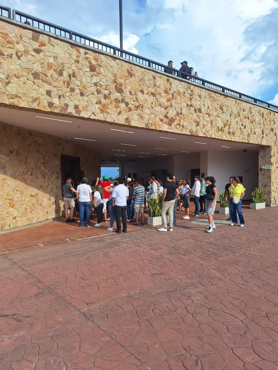 Tour Mirador Cristo Rey: La Mejor Vista de Cali - 4