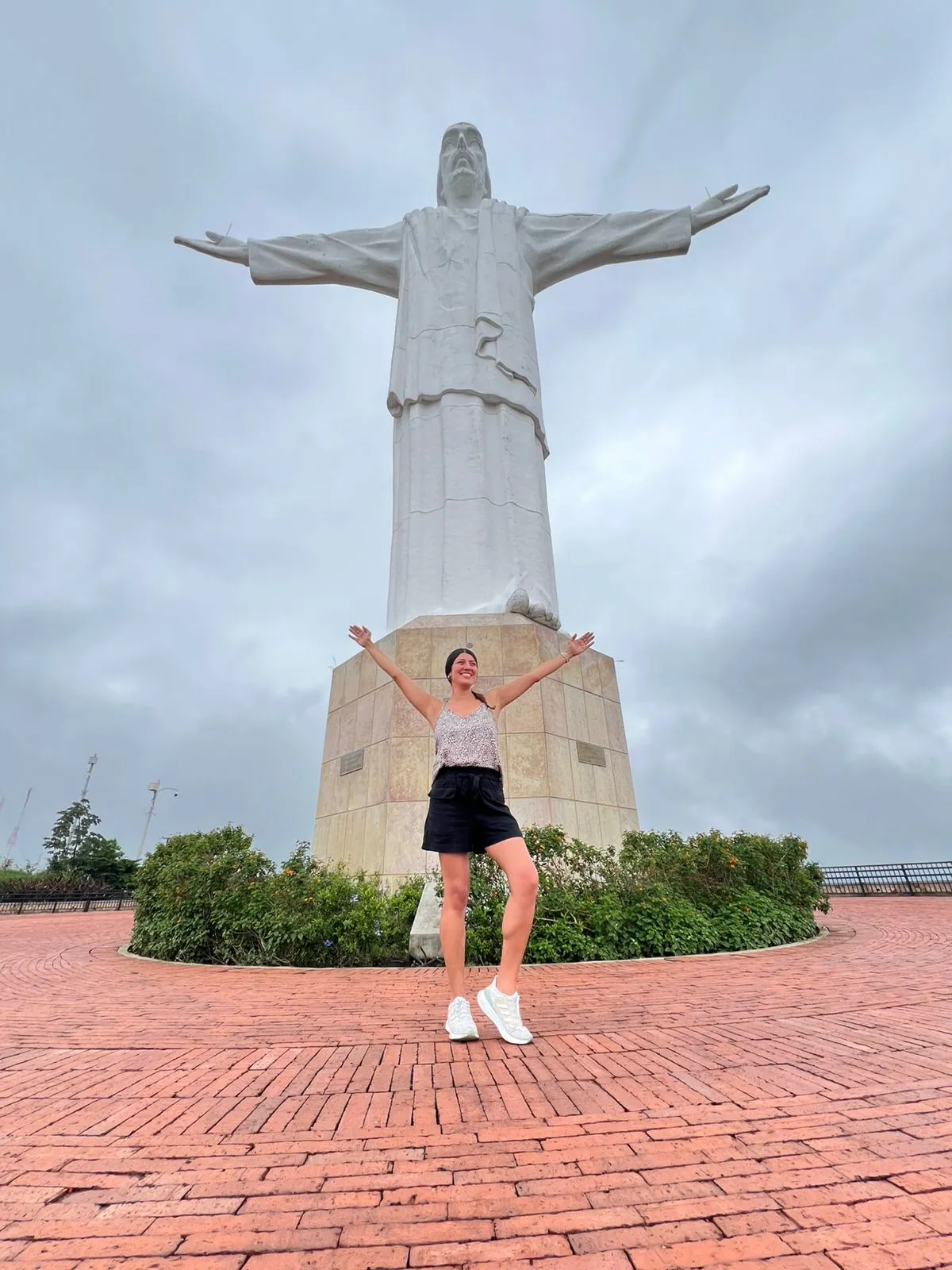 Tour Mirador Cristo Rey: La Mejor Vista de Cali - 5